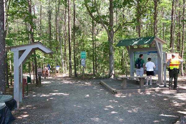 Photo of the Pinnacle Trailhead
