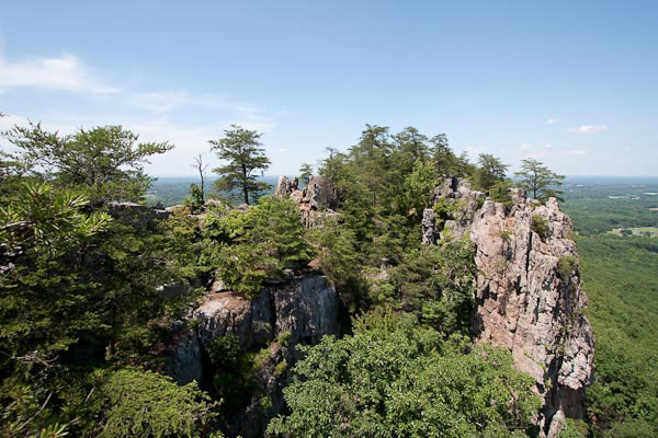 Photo of the cliffs near the summit of Crowders Mountain
