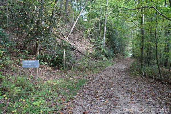 Photo of the Lower Cedar Ridge Trailhead