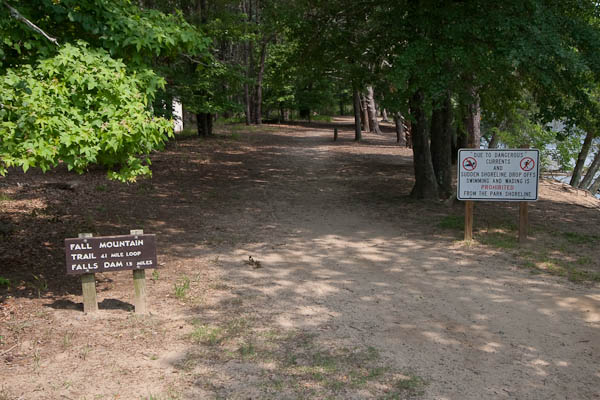 Photo of the Fall Mountain Trailhead