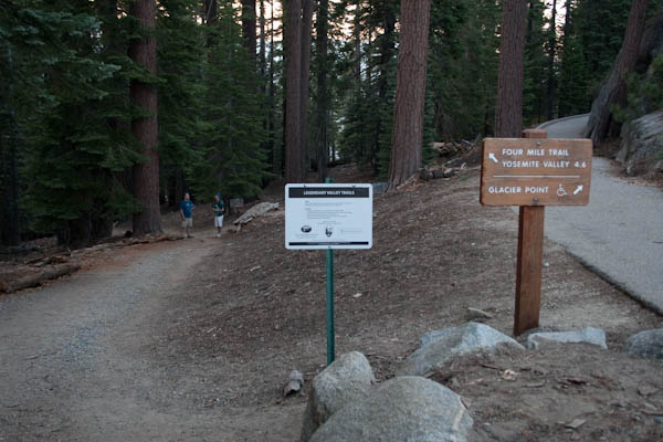 Photo of the upper trailhead