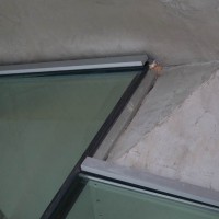 Photo of an unresolved storefront edge